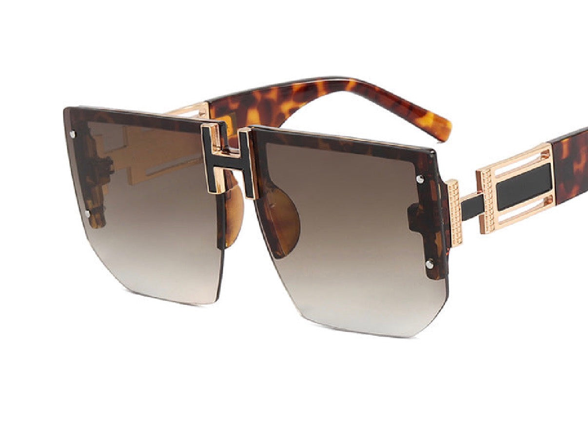 HER- she is the moment, Signature H Frame Sunglasses 